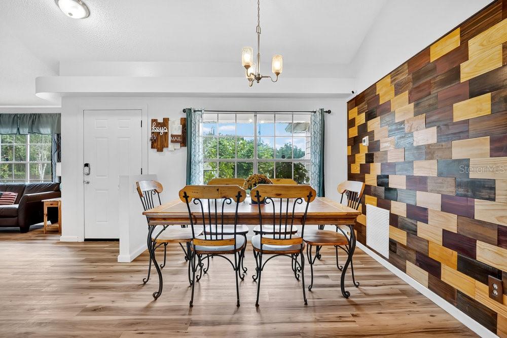 Image 6 of 29 For 928 Royal Oaks Drive