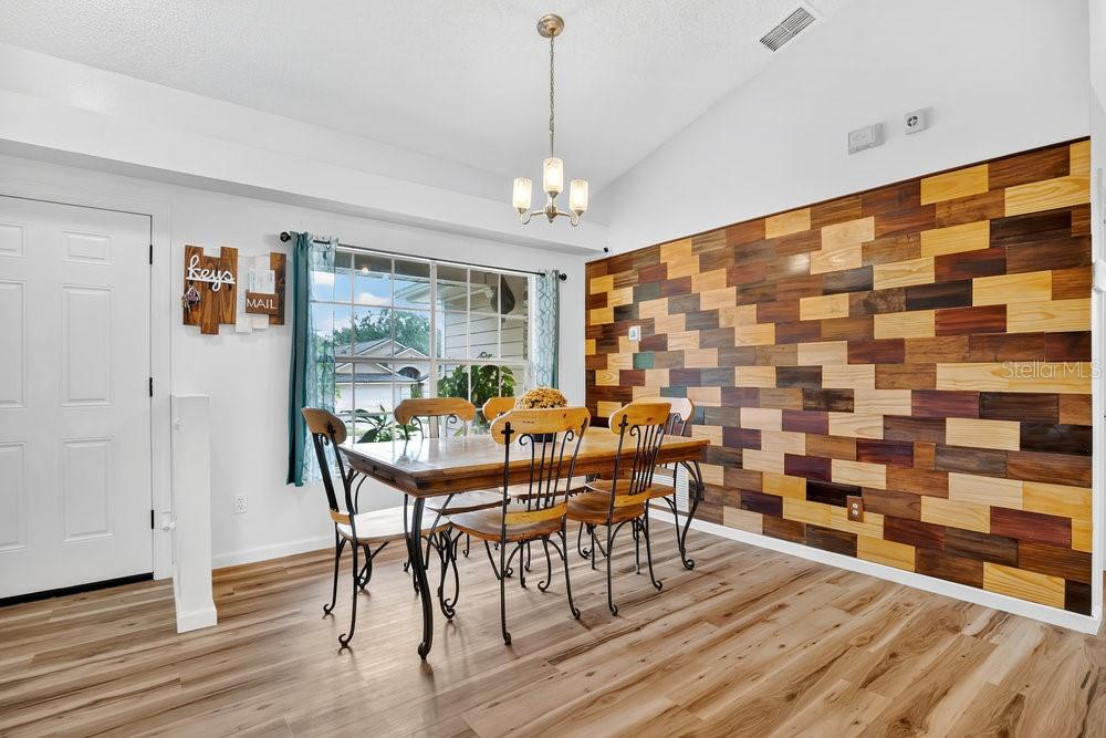 Image 7 of 29 For 928 Royal Oaks Drive