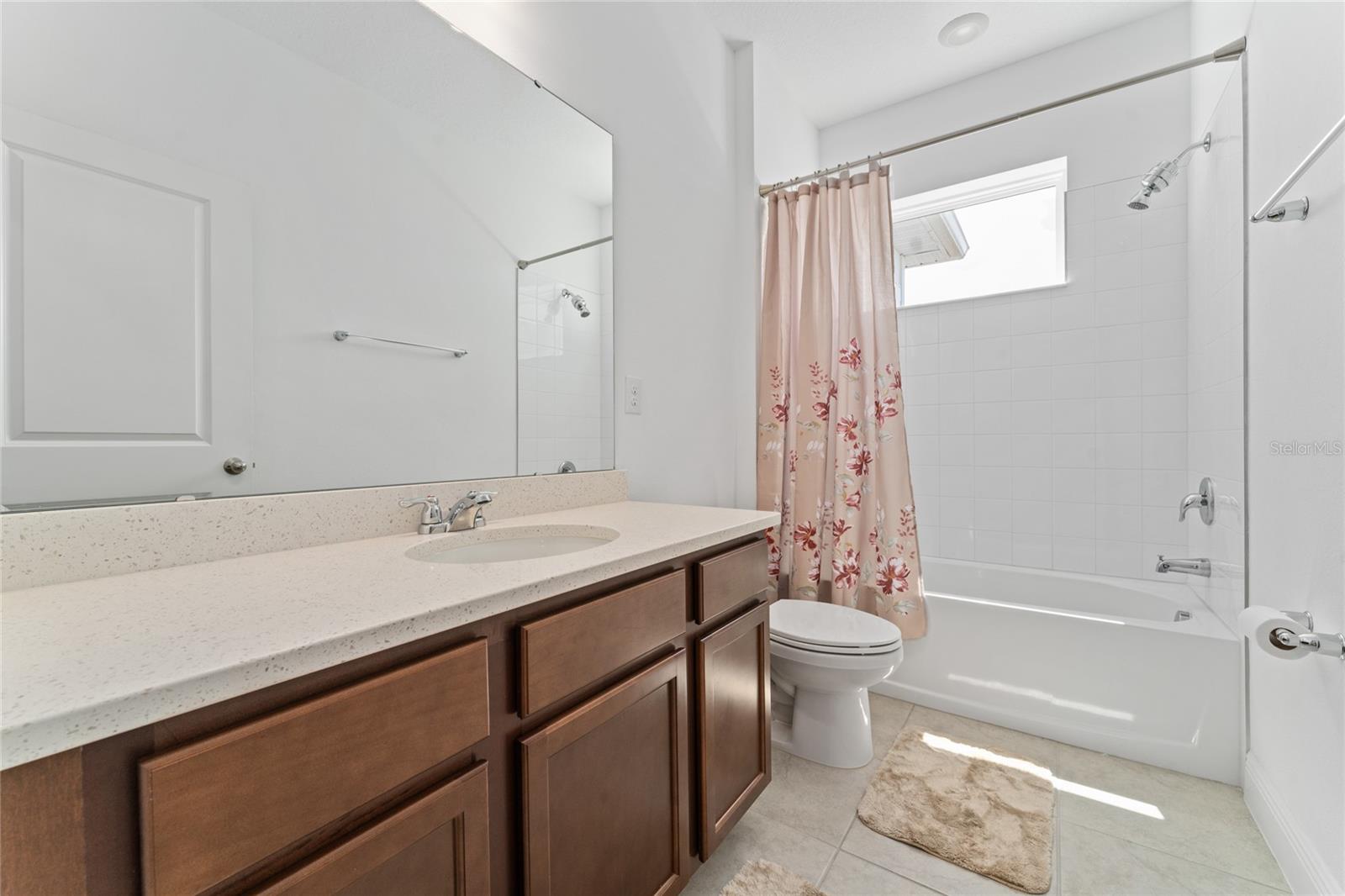 Image 15 of 31 For 19154 Planetree Street