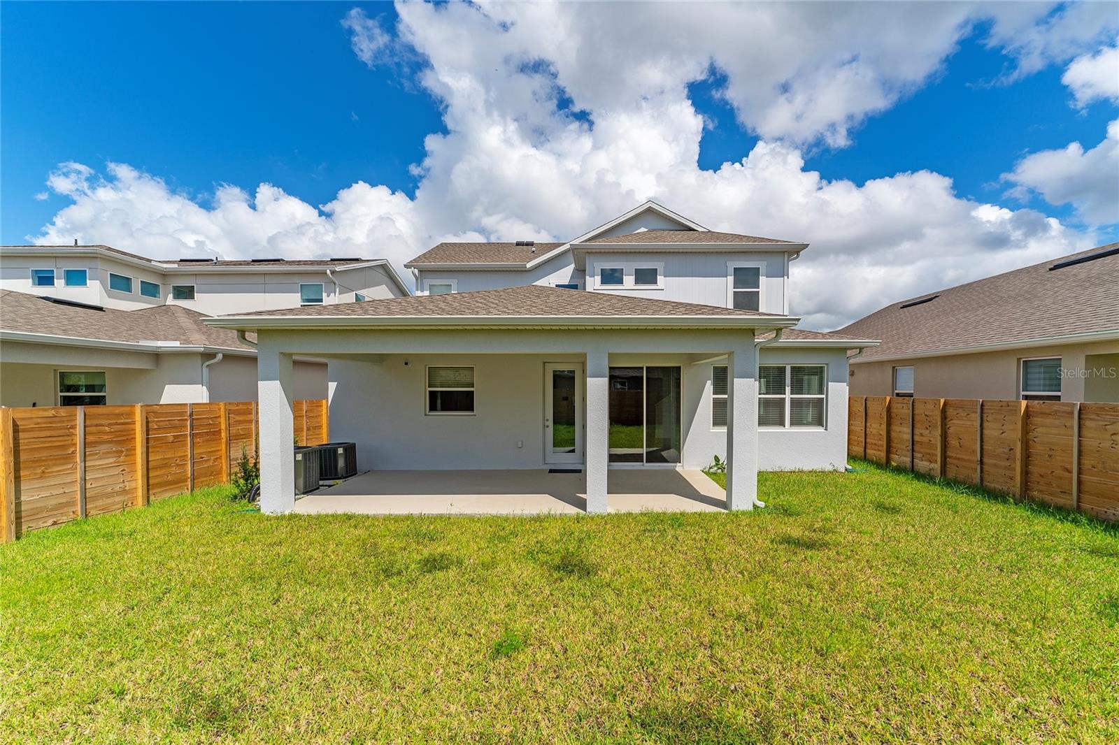 Image 28 of 31 For 19154 Planetree Street