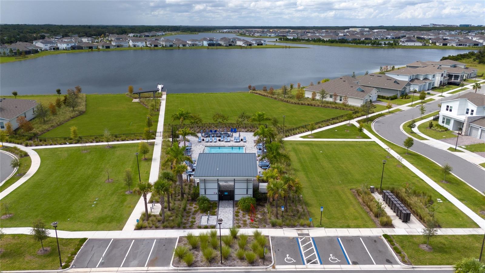 Image 29 of 31 For 19154 Planetree Street