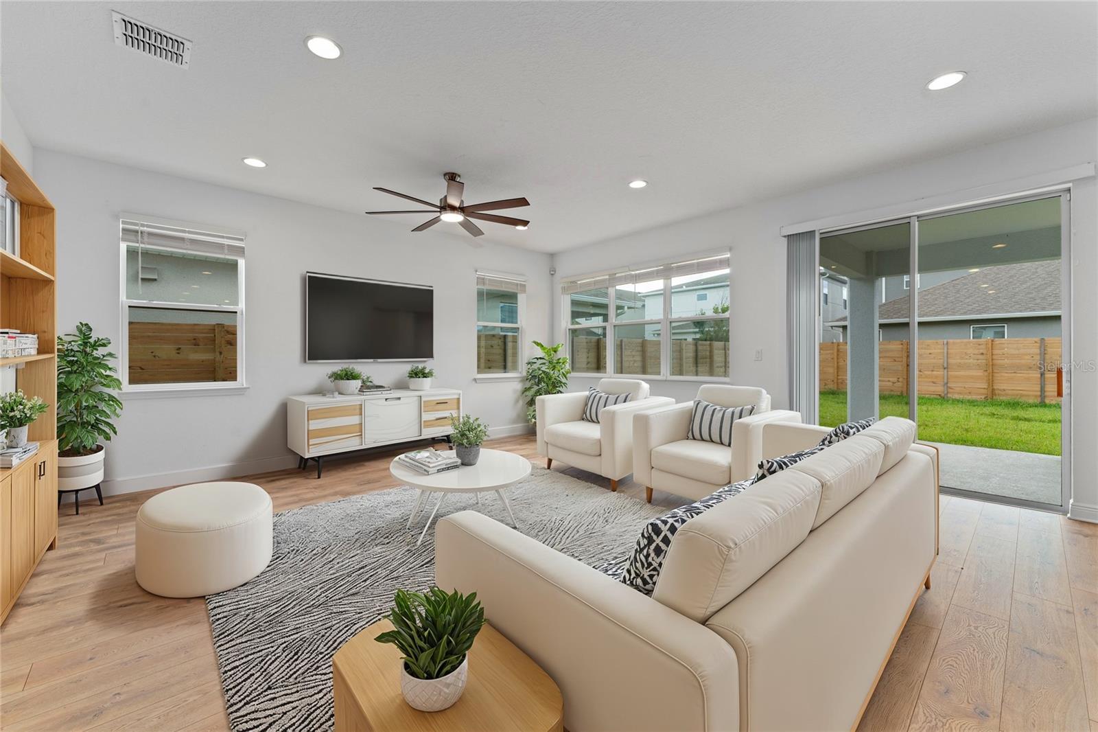 Image 5 of 31 For 19154 Planetree Street