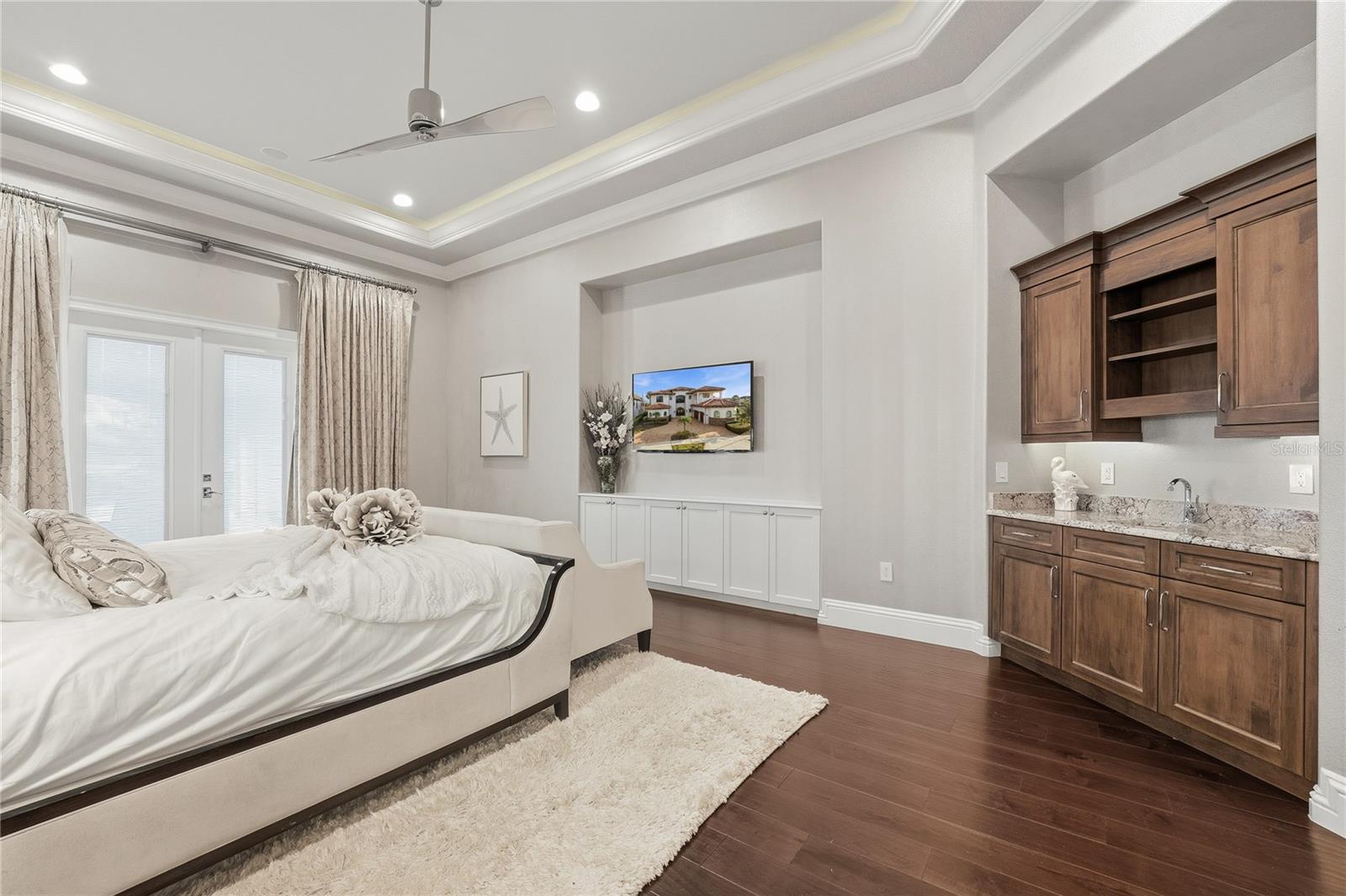 Image 19 of 77 For 971 Golden Bear Drive