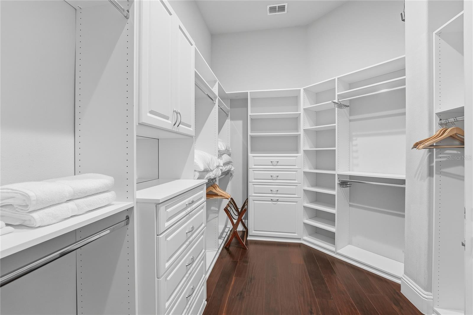 Image 21 of 77 For 971 Golden Bear Drive