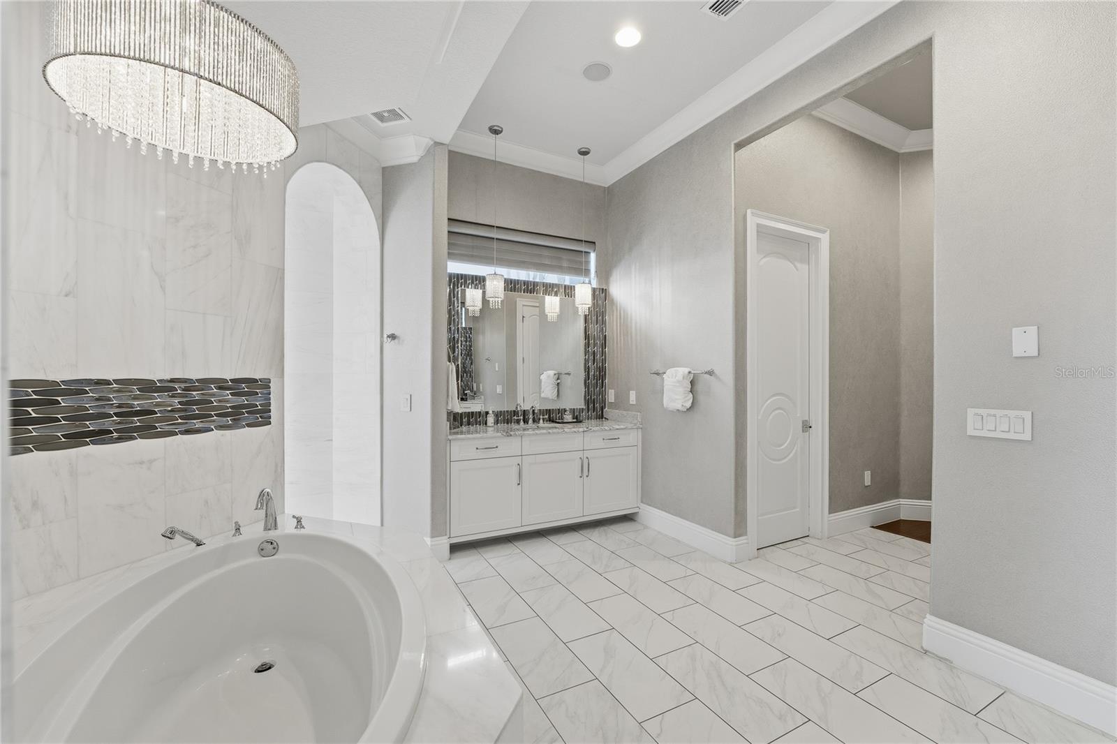 Image 23 of 77 For 971 Golden Bear Drive