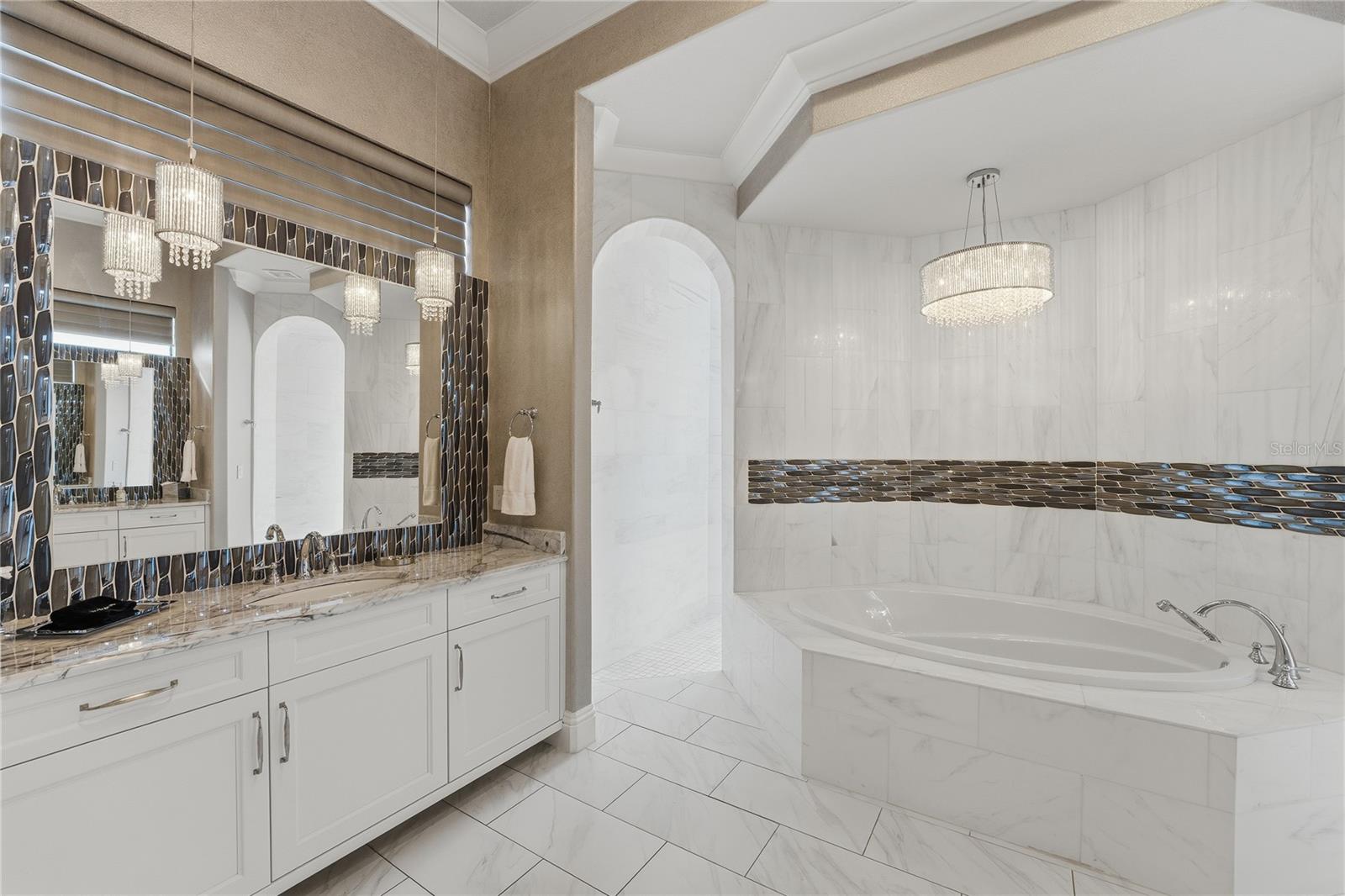 Image 24 of 77 For 971 Golden Bear Drive