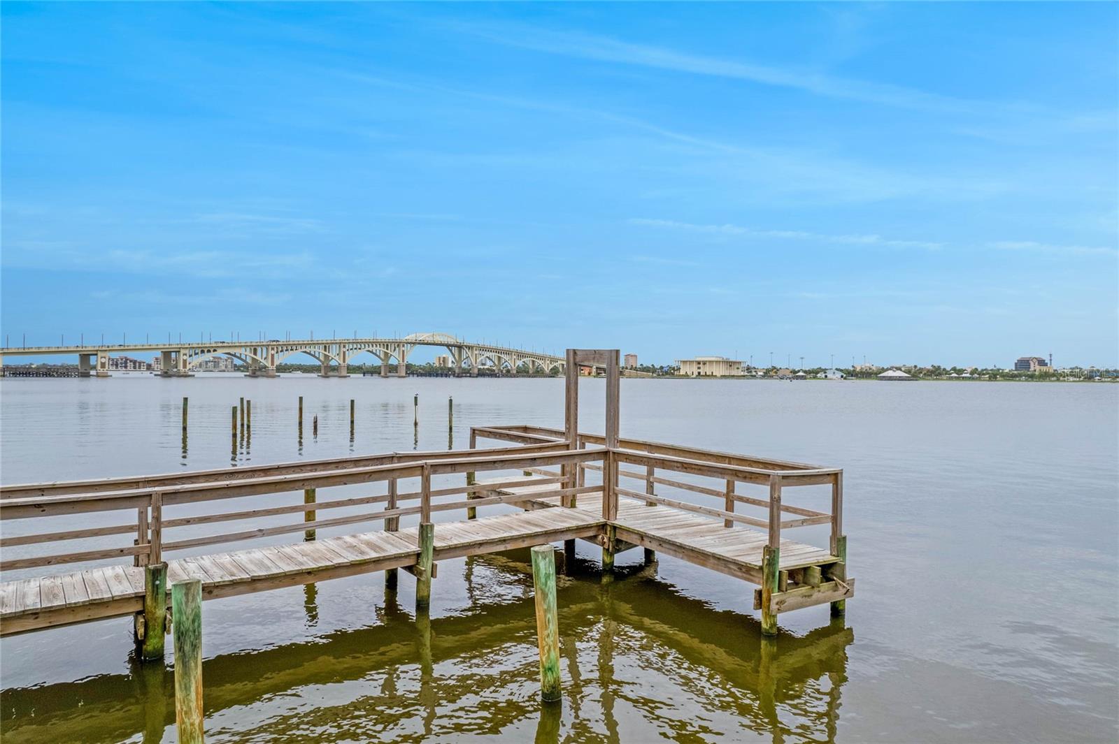 Image 15 of 28 For 900 Peninsula Drive 207