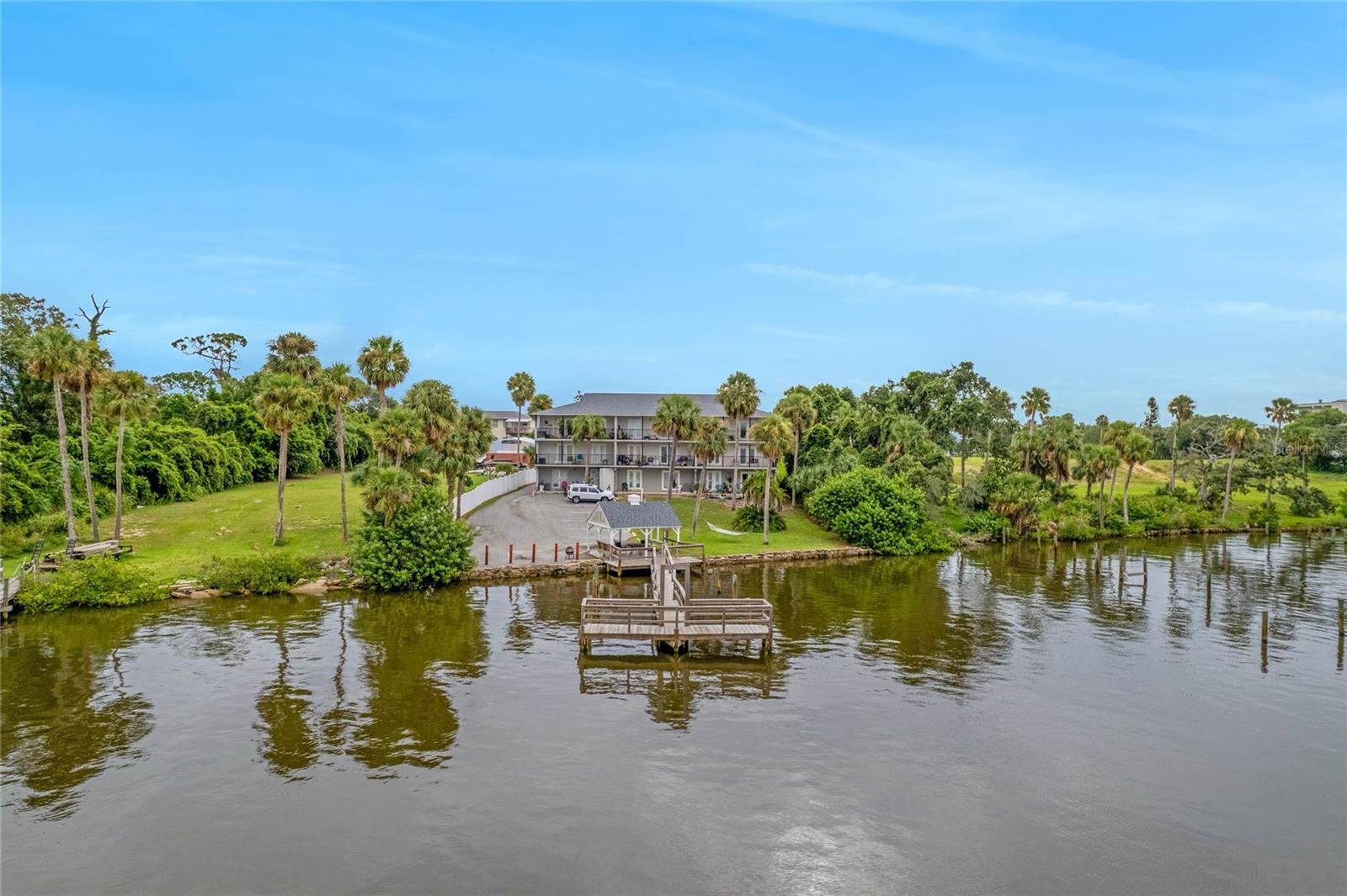 Image 20 of 28 For 900 Peninsula Drive 207