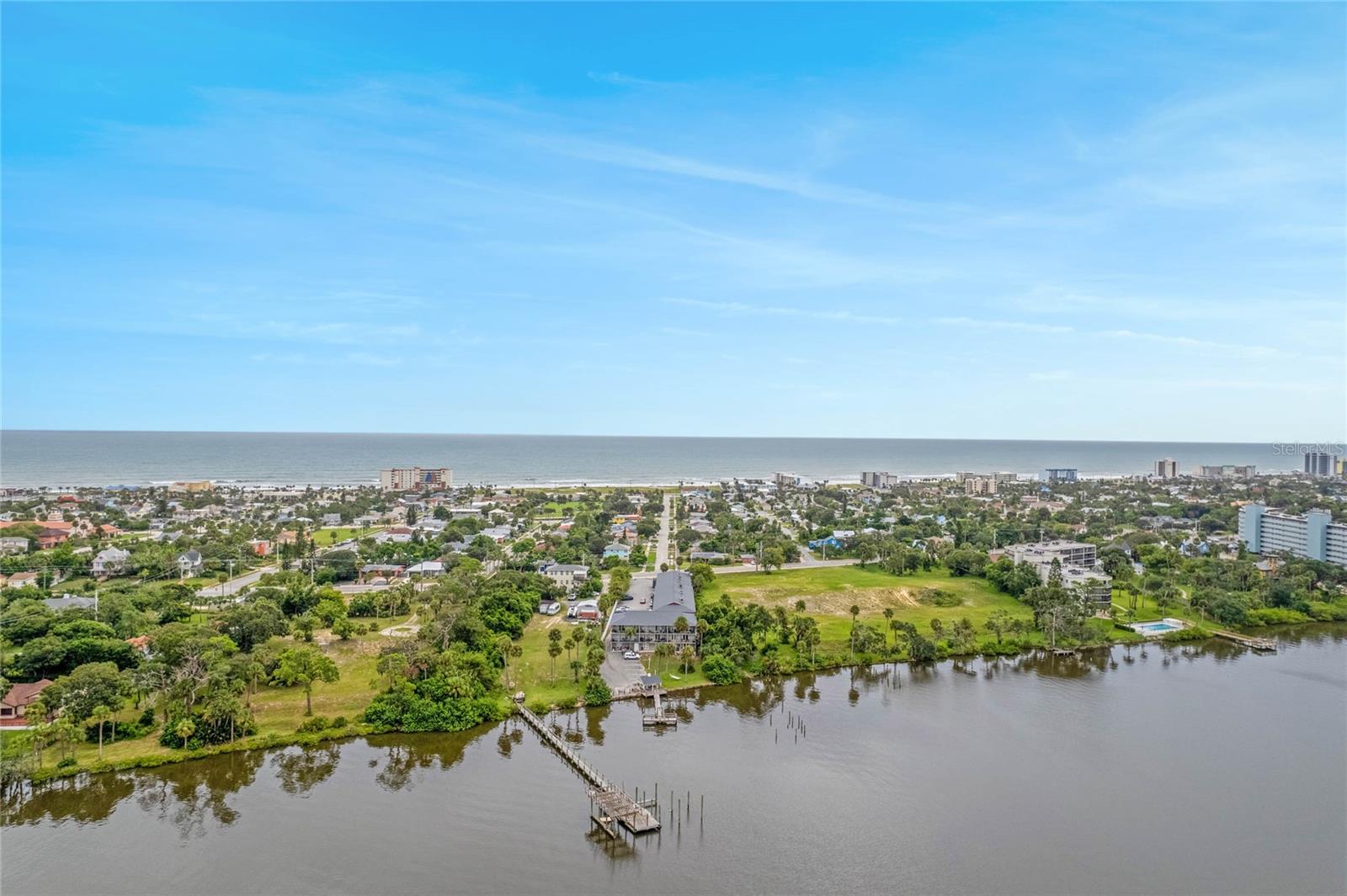 Image 21 of 28 For 900 Peninsula Drive 207