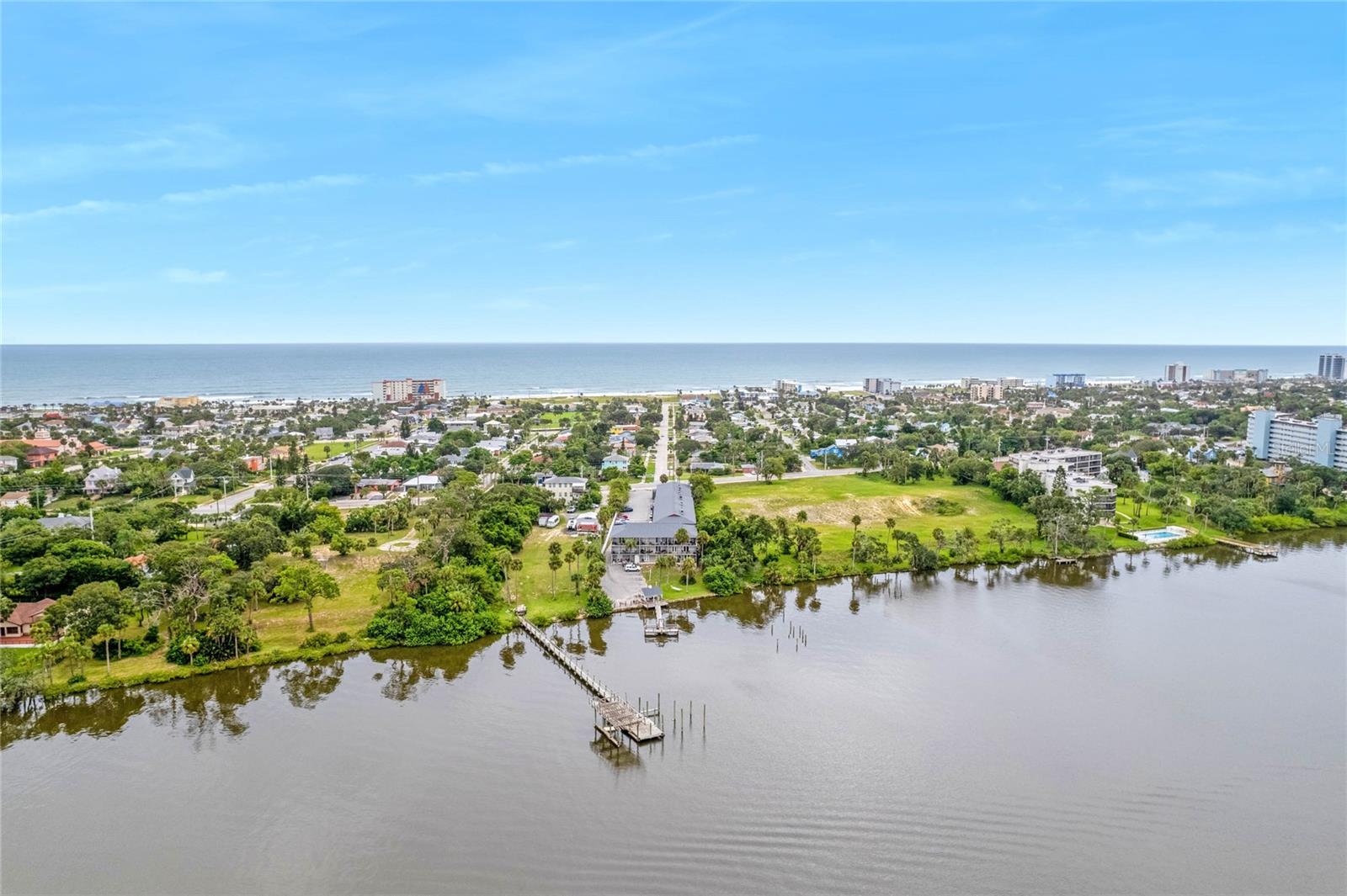 Image 22 of 28 For 900 Peninsula Drive 207