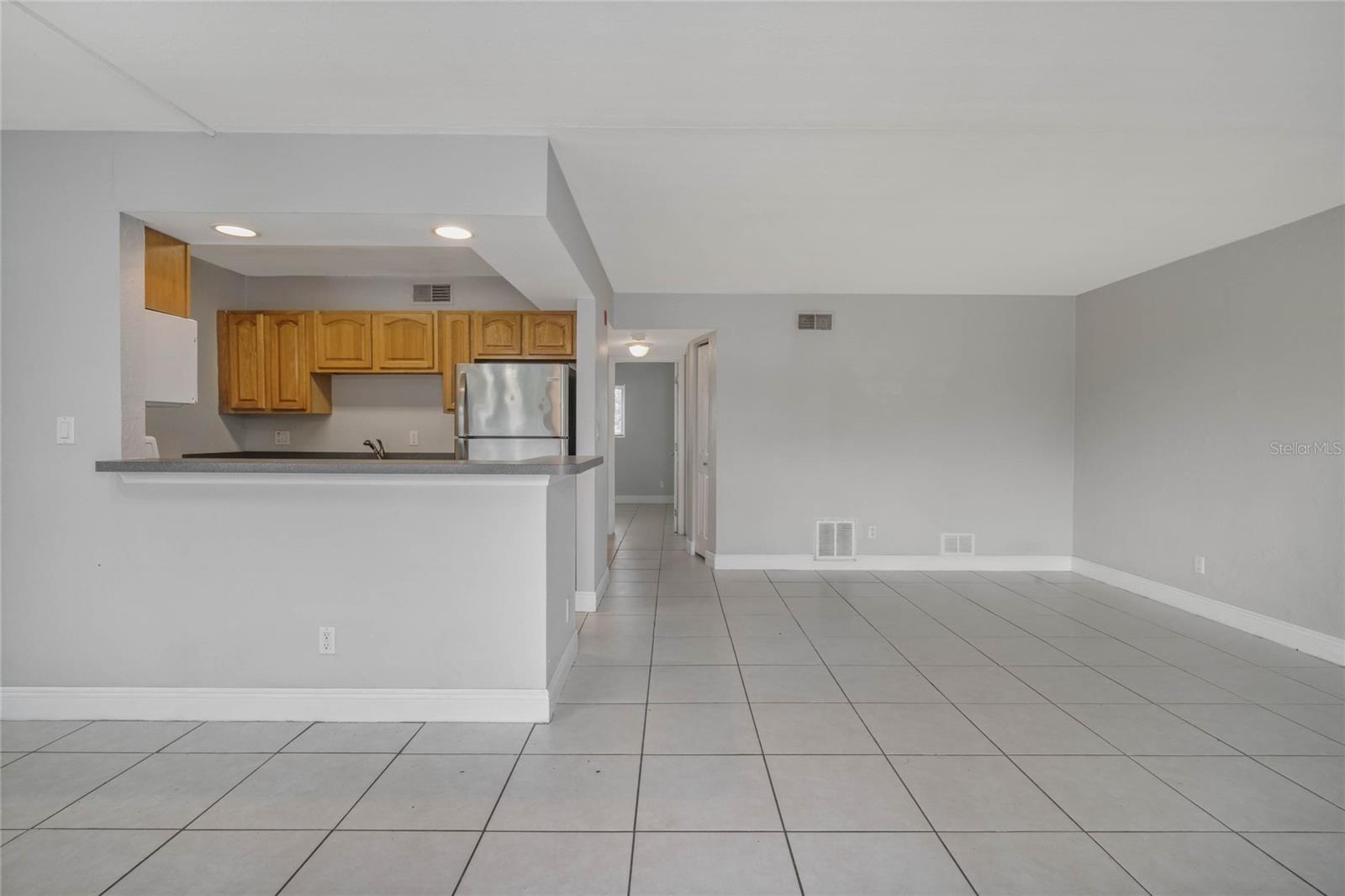 Image 3 of 28 For 900 Peninsula Drive 207