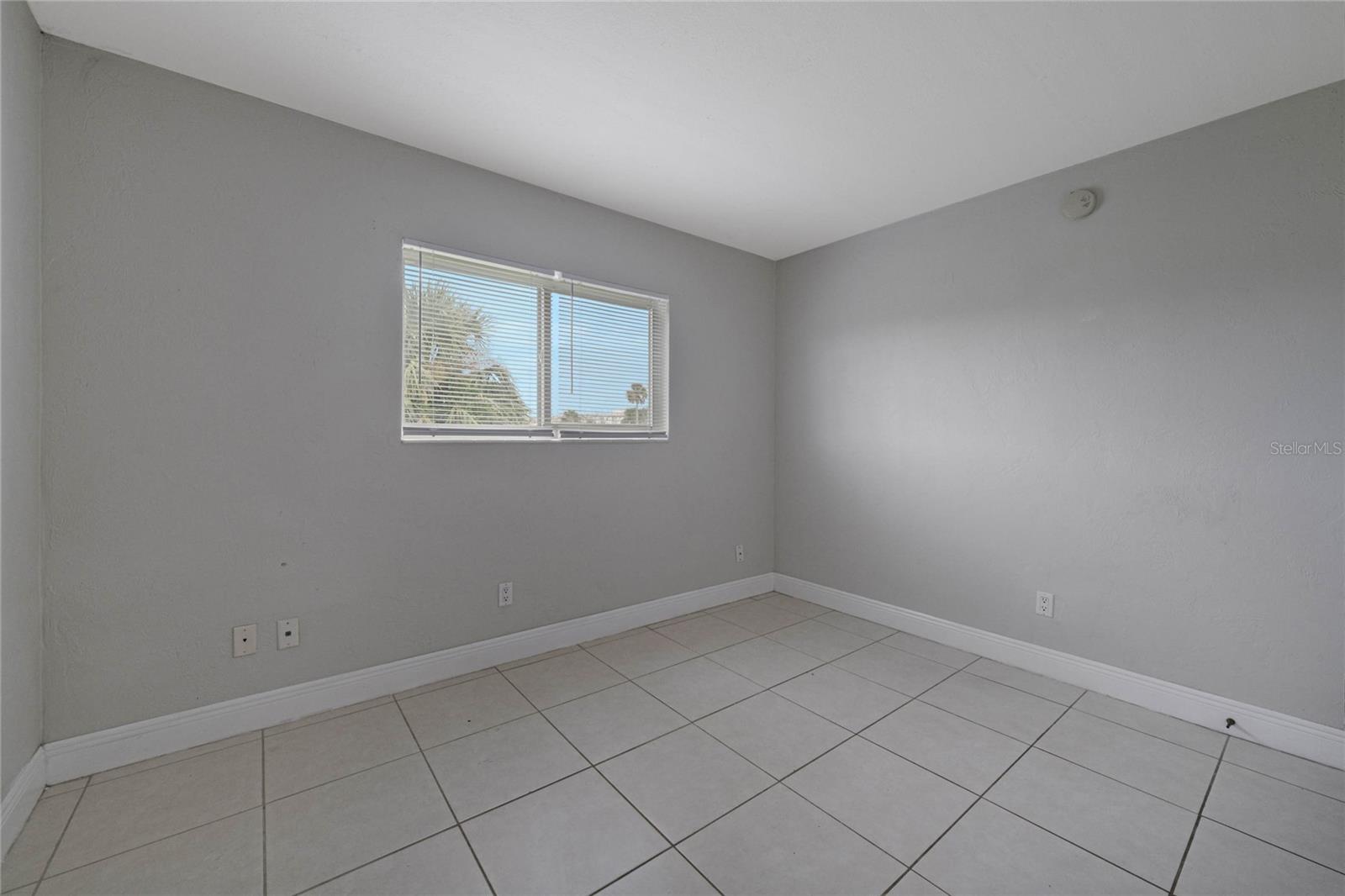 Image 9 of 28 For 900 Peninsula Drive 207