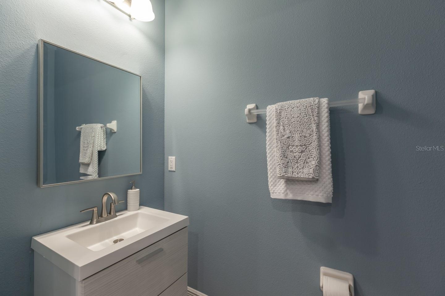 Image 21 of 69 For 404 Southfield Street