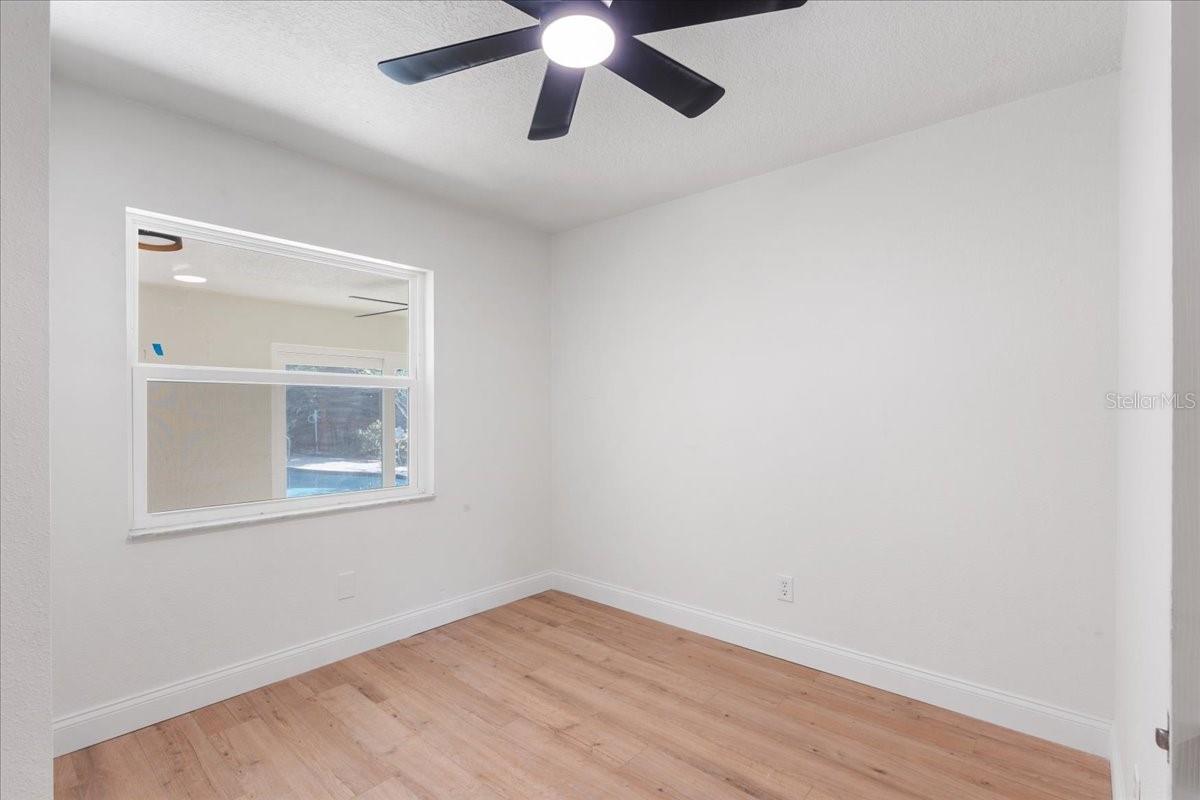 Image 13 of 42 For 4991 Tangerine Avenue