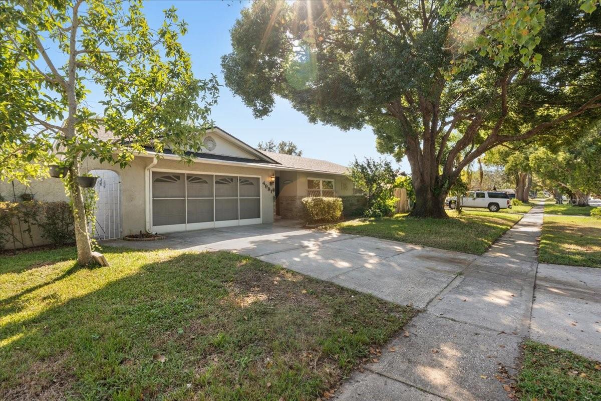 Image 2 of 42 For 4991 Tangerine Avenue
