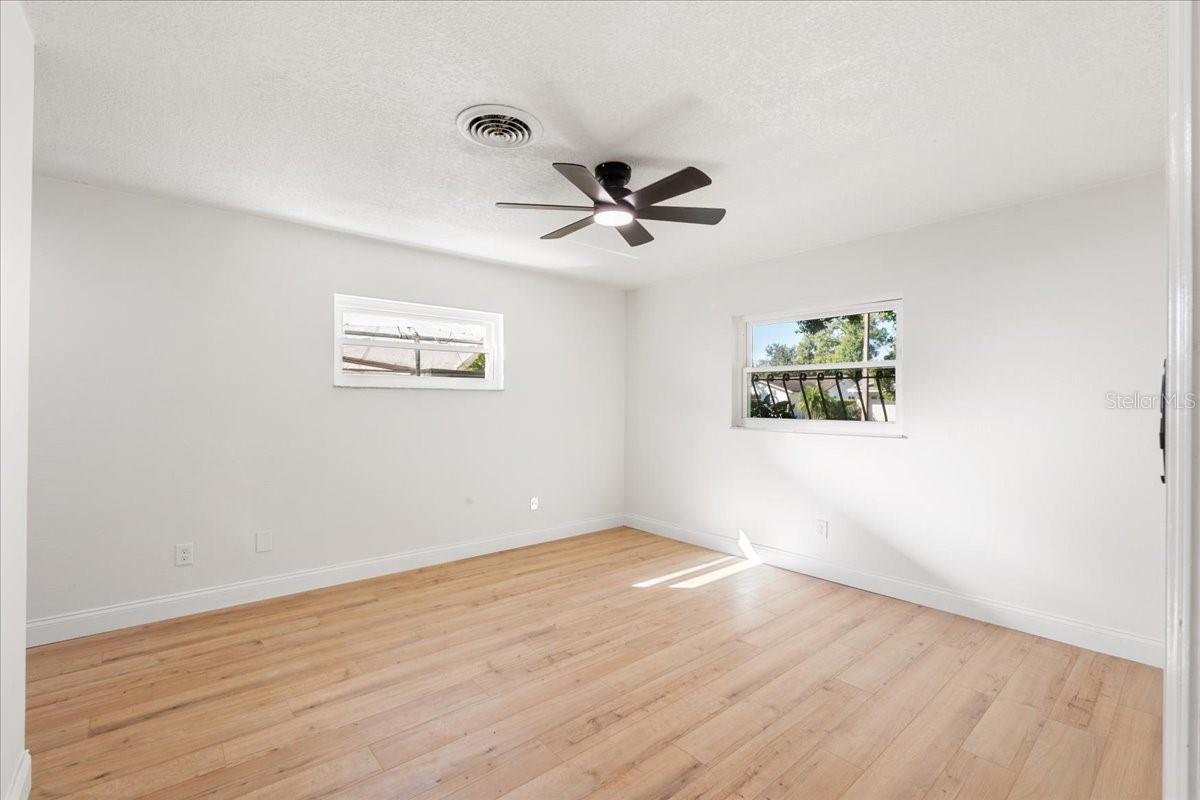 Image 9 of 42 For 4991 Tangerine Avenue