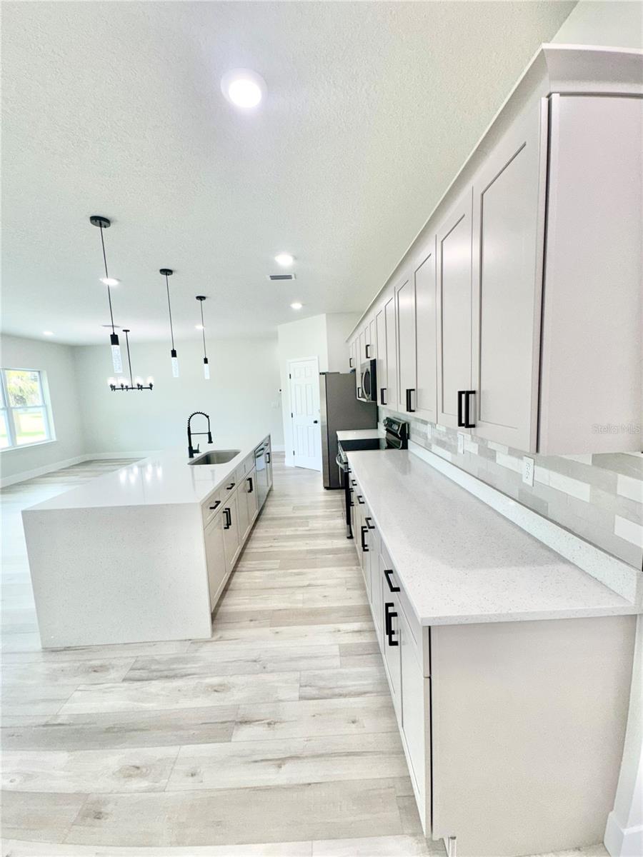 Image 22 of 60 For 198 Prairie Street Se