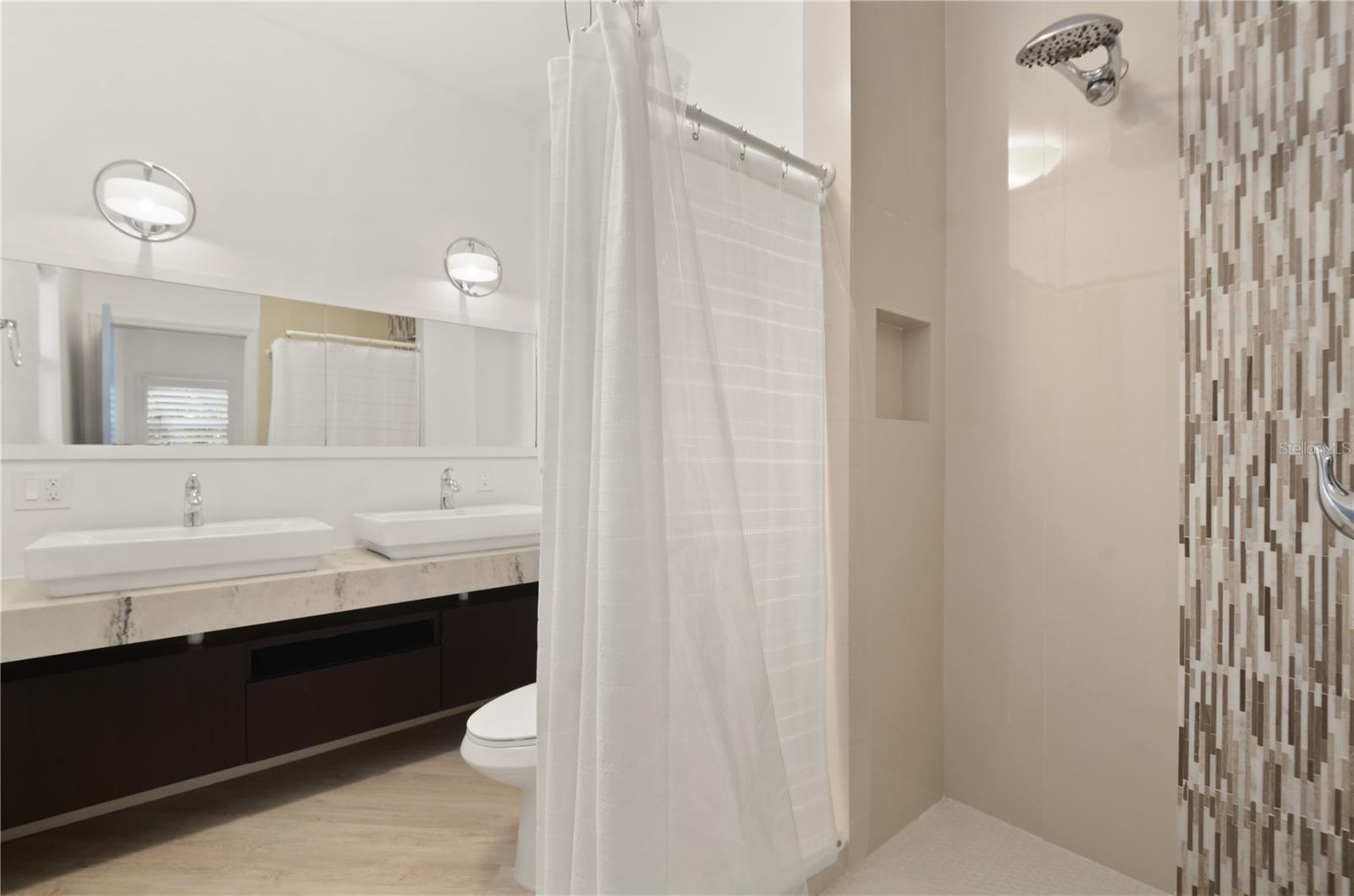 Image 11 of 17 For 811 21st Drive