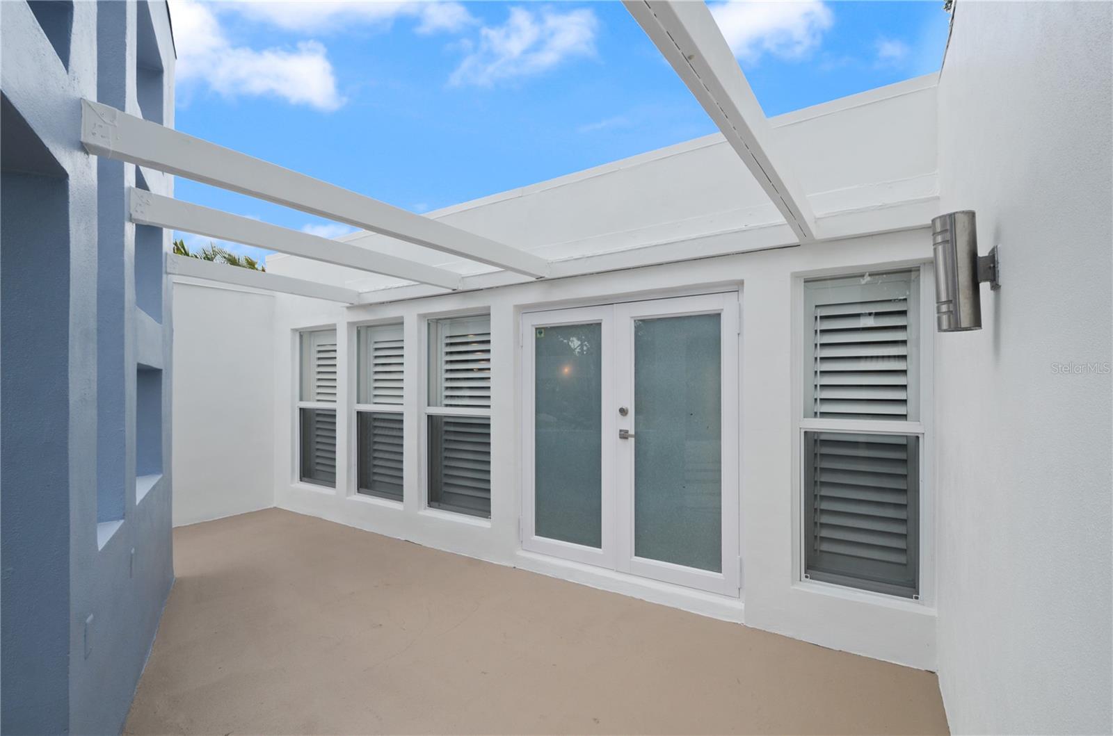Image 2 of 17 For 811 21st Drive