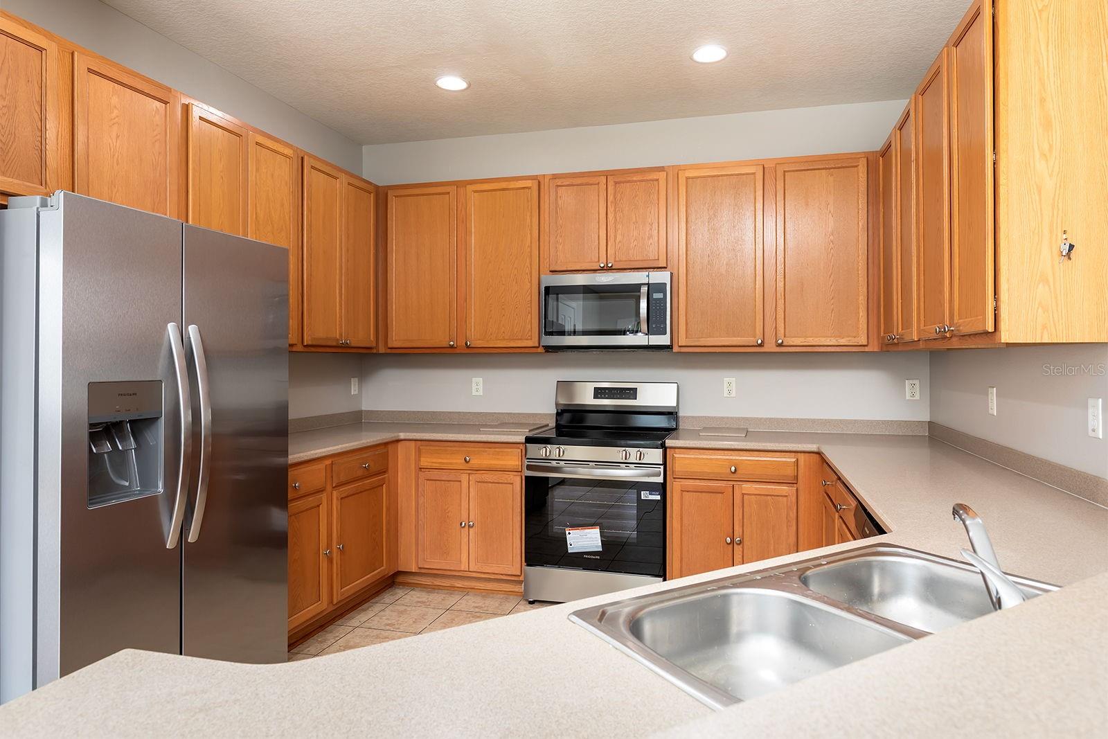 Image 6 of 27 For 3072 Seaview Castle Drive