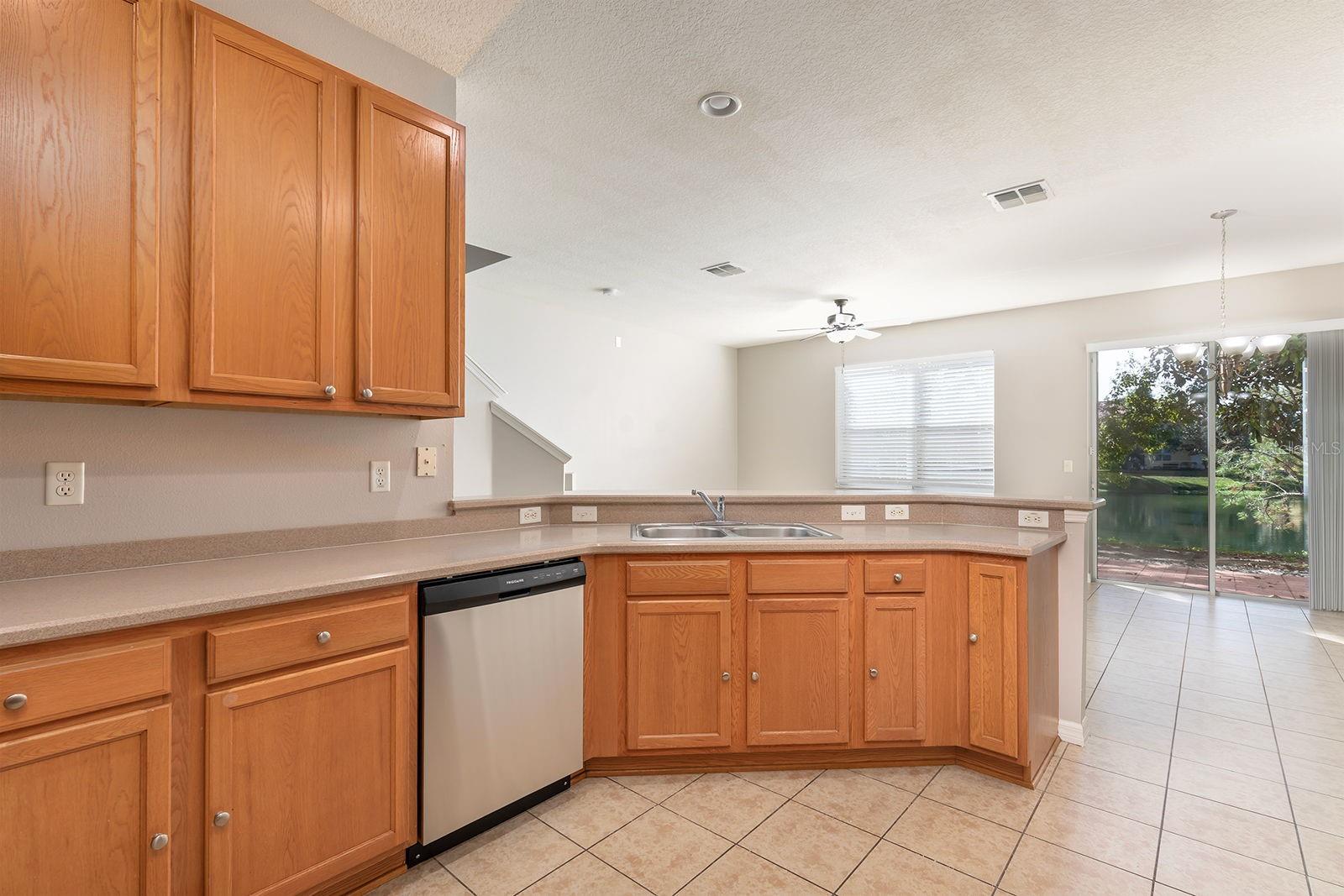 Image 8 of 27 For 3072 Seaview Castle Drive