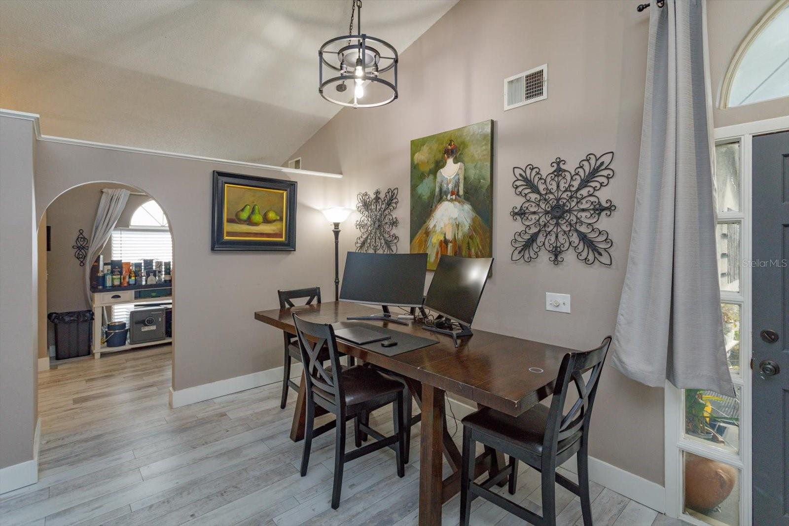 Image 5 of 28 For 784 Minerva Lane