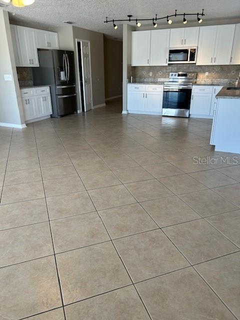 Image 2 of 28 For 15181 Sugargrove Way