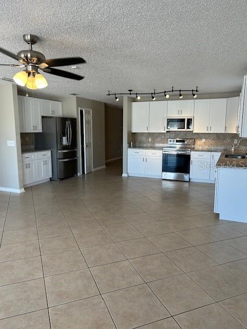 Image 3 of 28 For 15181 Sugargrove Way