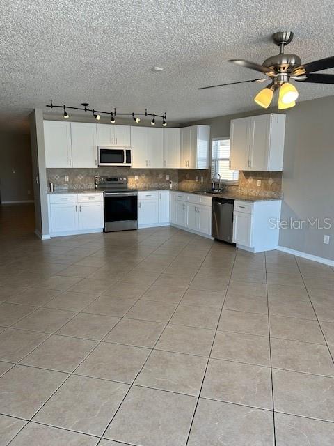 Image 5 of 28 For 15181 Sugargrove Way