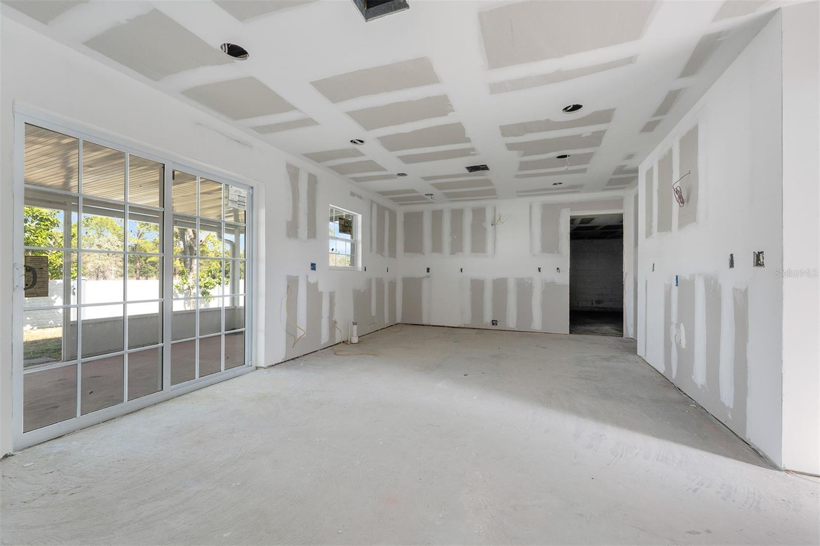 Image 14 of 36 For 2960 White Magnolia Loop