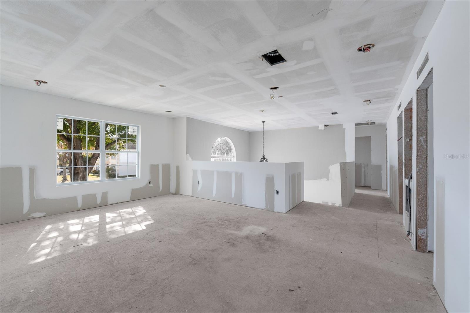 Image 17 of 36 For 2960 White Magnolia Loop