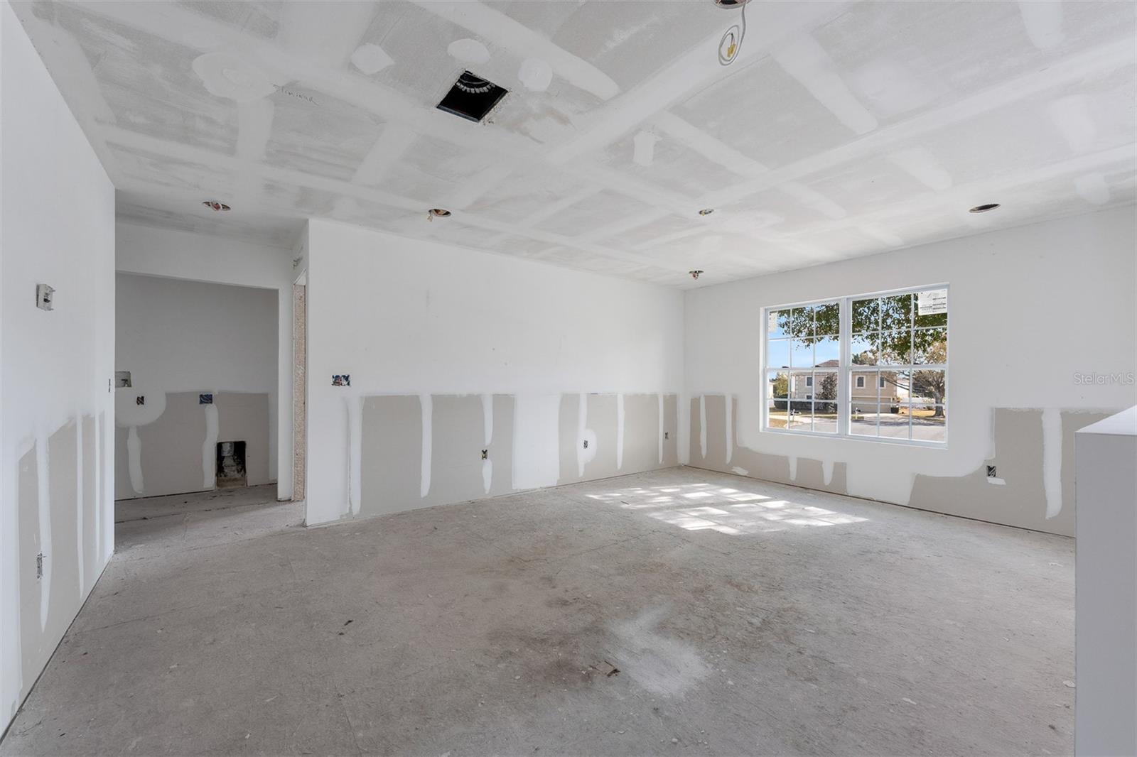 Image 19 of 36 For 2960 White Magnolia Loop