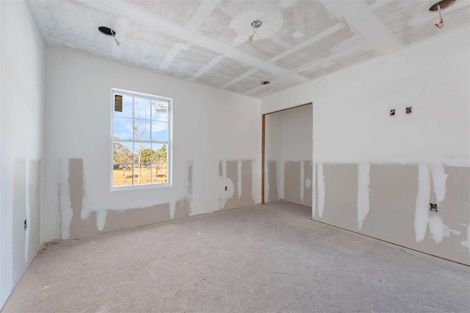 Image 27 of 36 For 2960 White Magnolia Loop