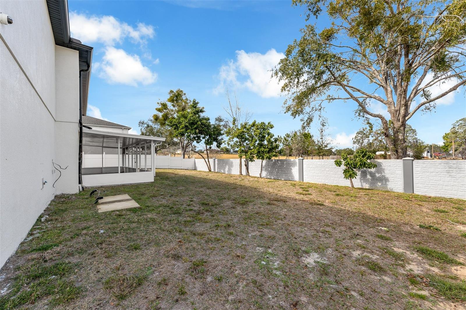 Image 3 of 36 For 2960 White Magnolia Loop