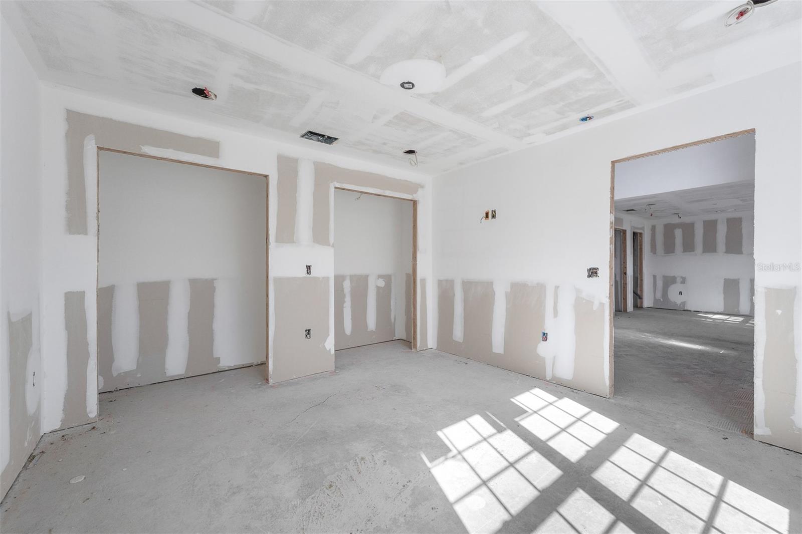 Image 35 of 36 For 2960 White Magnolia Loop