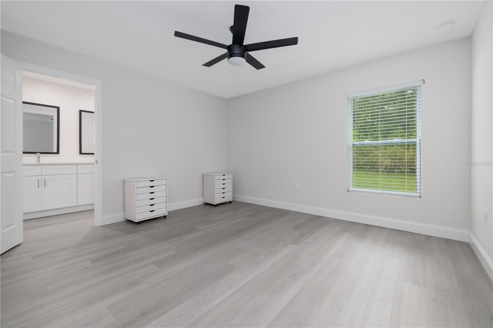 Image 12 of 27 For 1171 9th Street