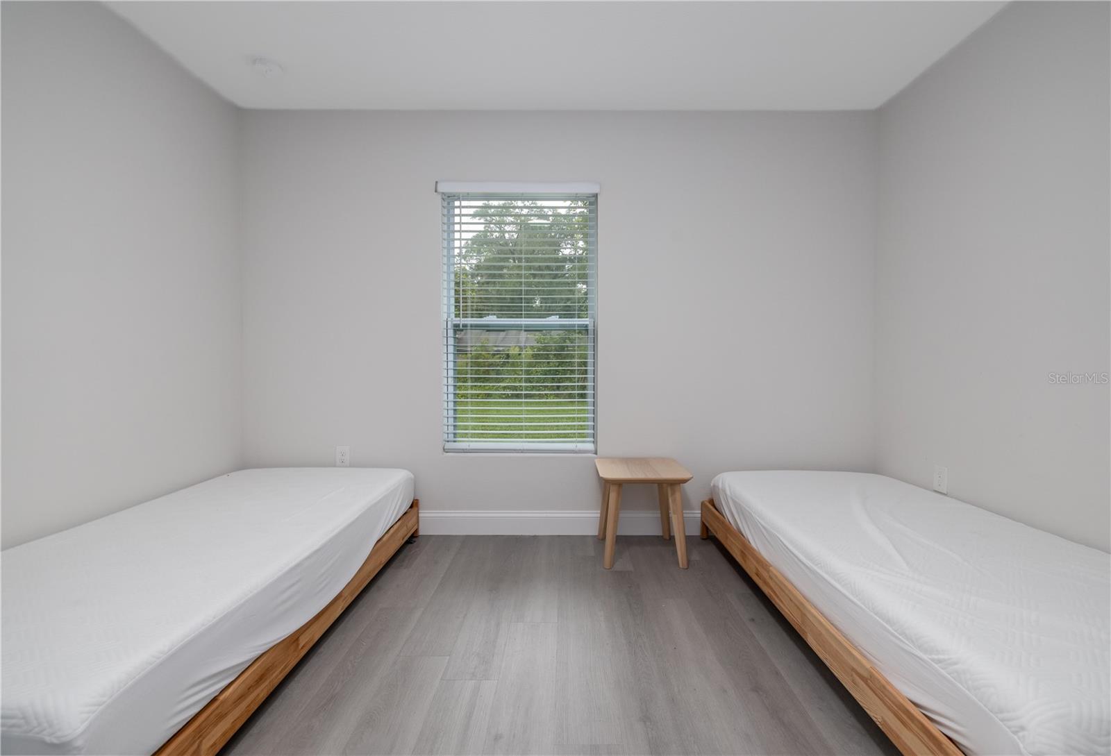 Image 16 of 27 For 1171 9th Street