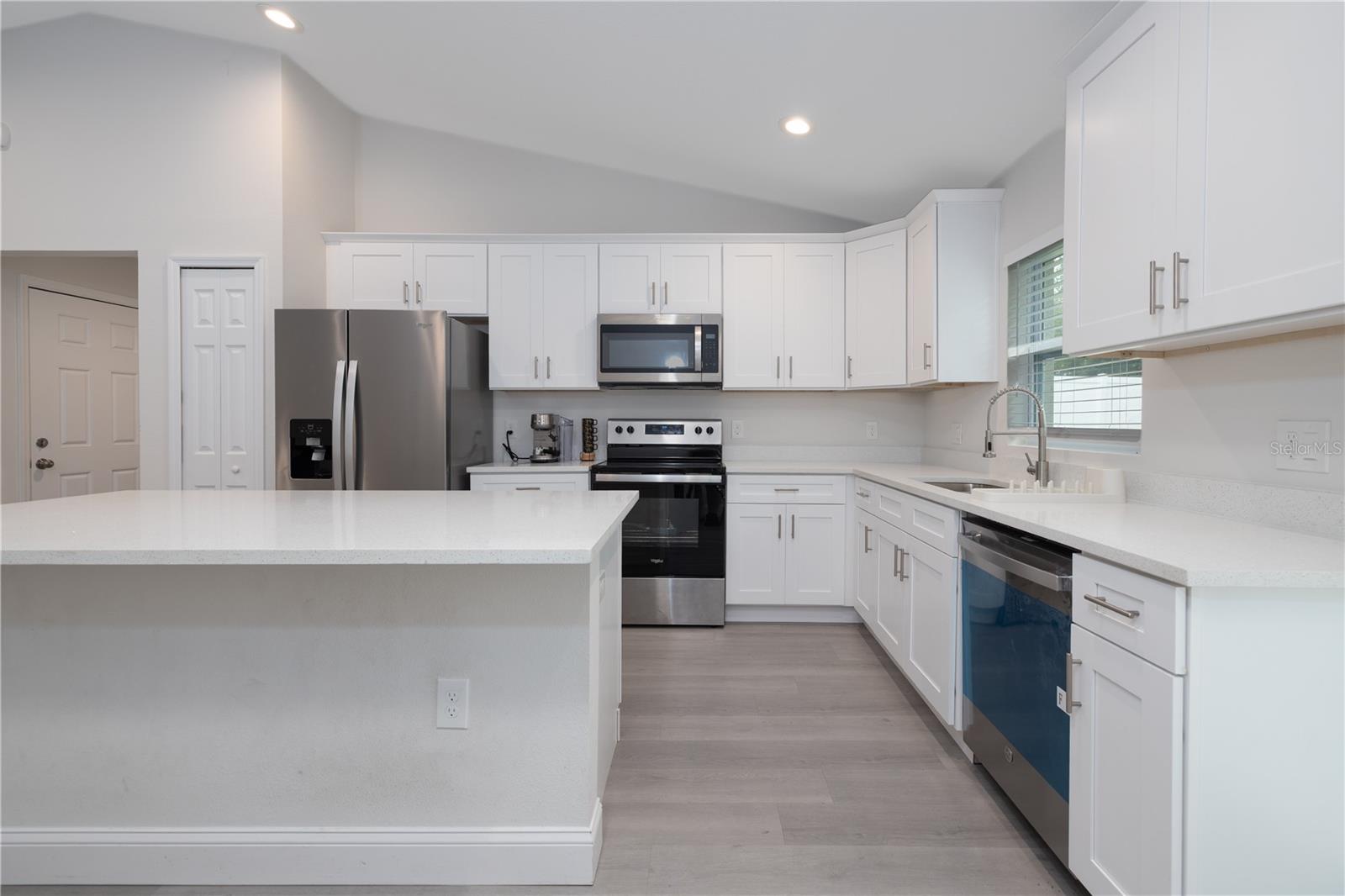 Image 6 of 27 For 1171 9th Street