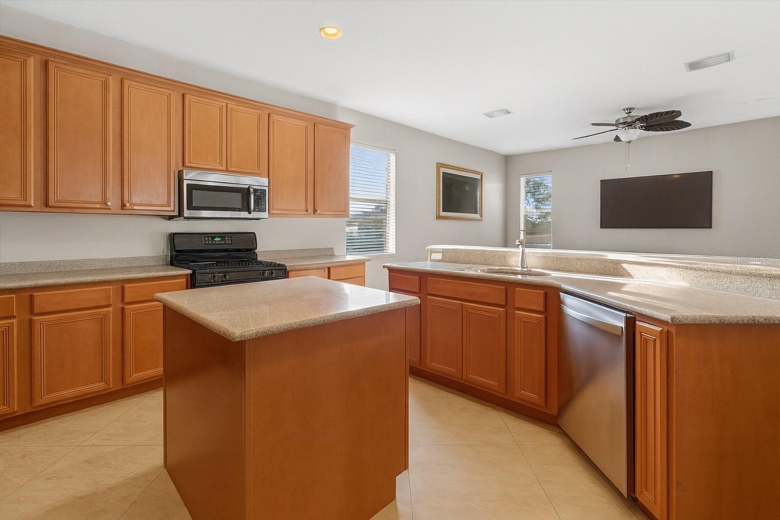 Image 15 of 46 For 20126 Nob Oak Avenue