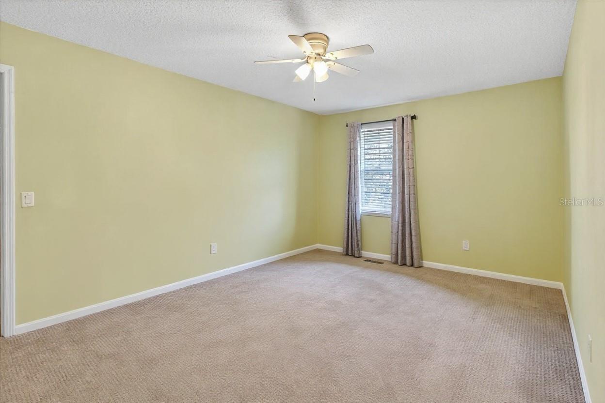 Image 25 of 46 For 20126 Nob Oak Avenue