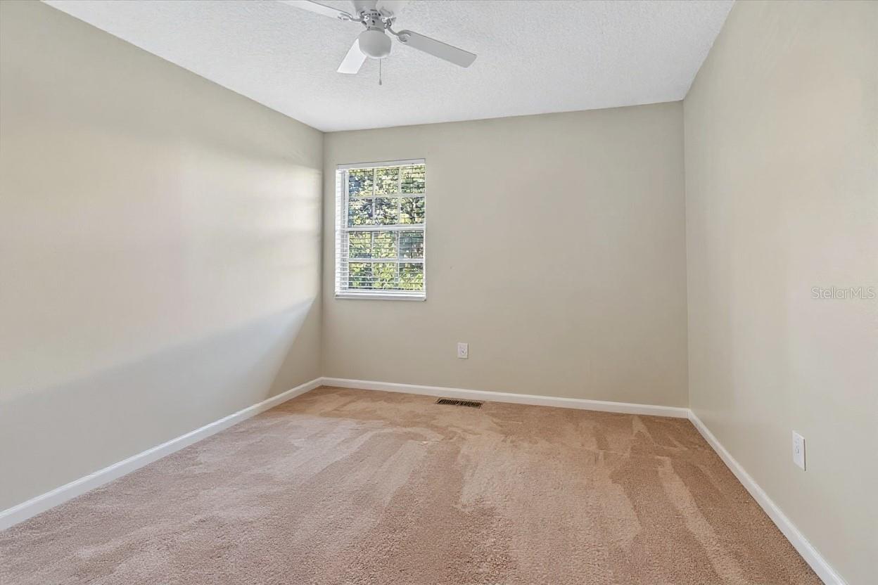 Image 28 of 46 For 20126 Nob Oak Avenue