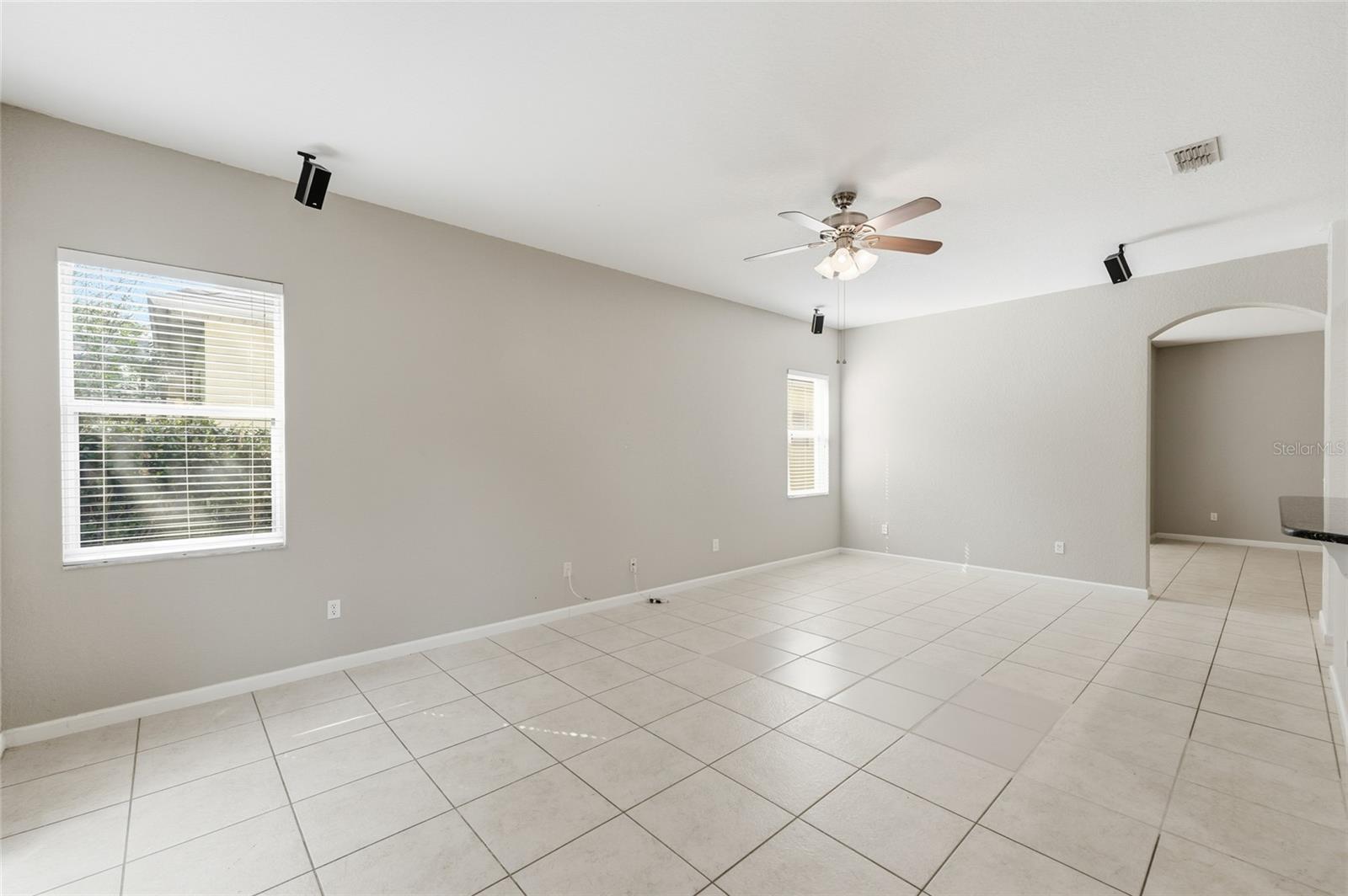 Image 18 of 20 For 6920 Helmsley Circle