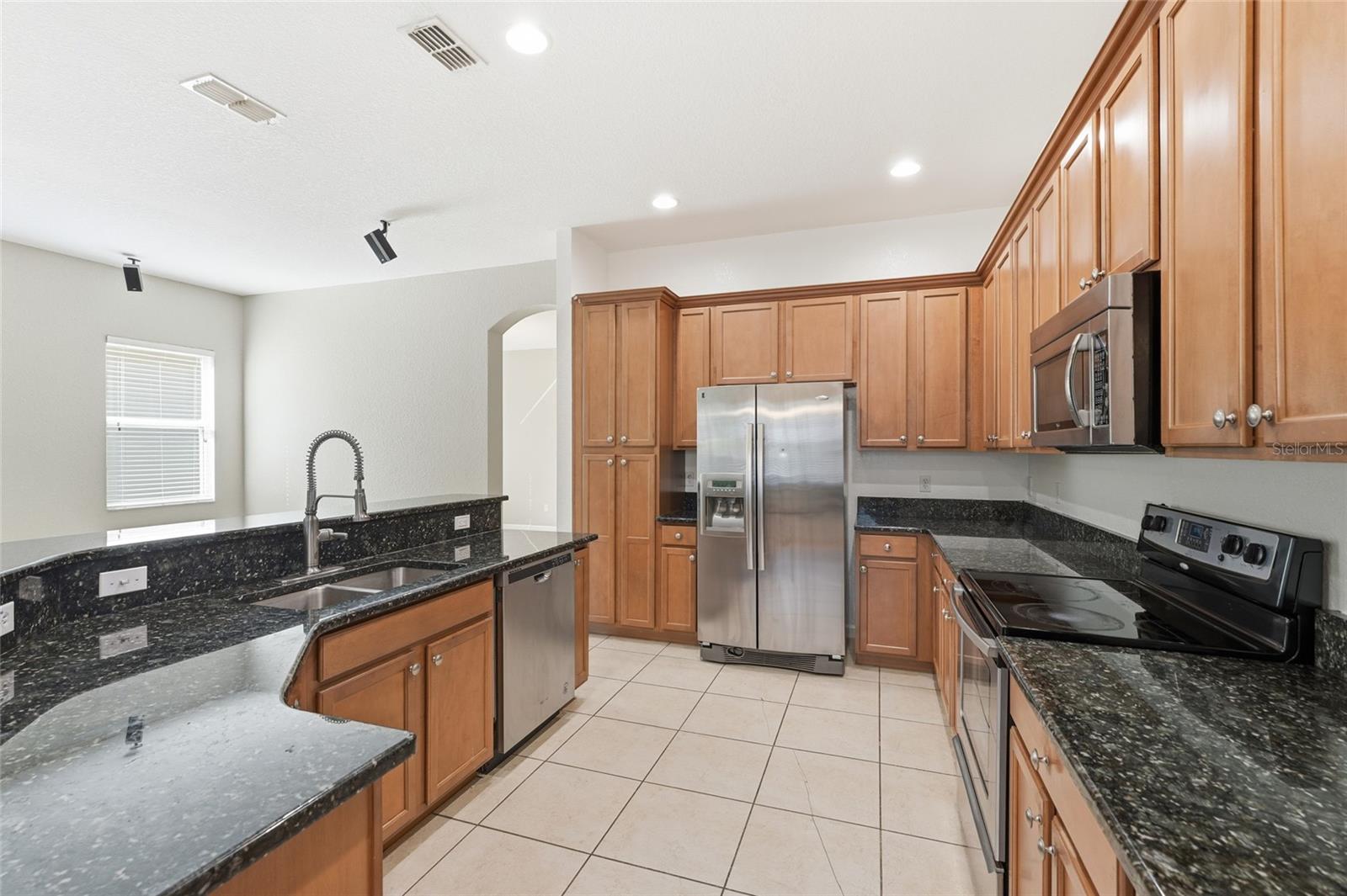 Image 2 of 20 For 6920 Helmsley Circle