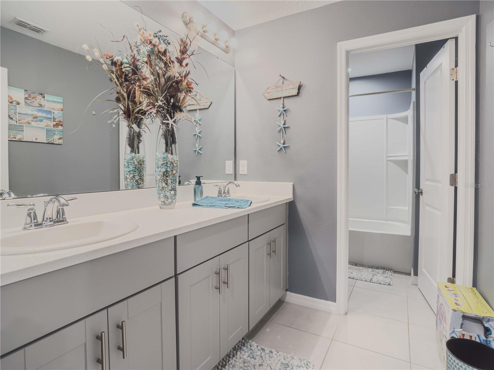 Image 17 of 23 For 218 Zircon Road