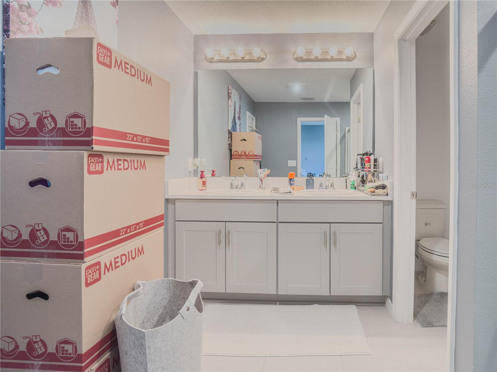 Image 20 of 23 For 218 Zircon Road