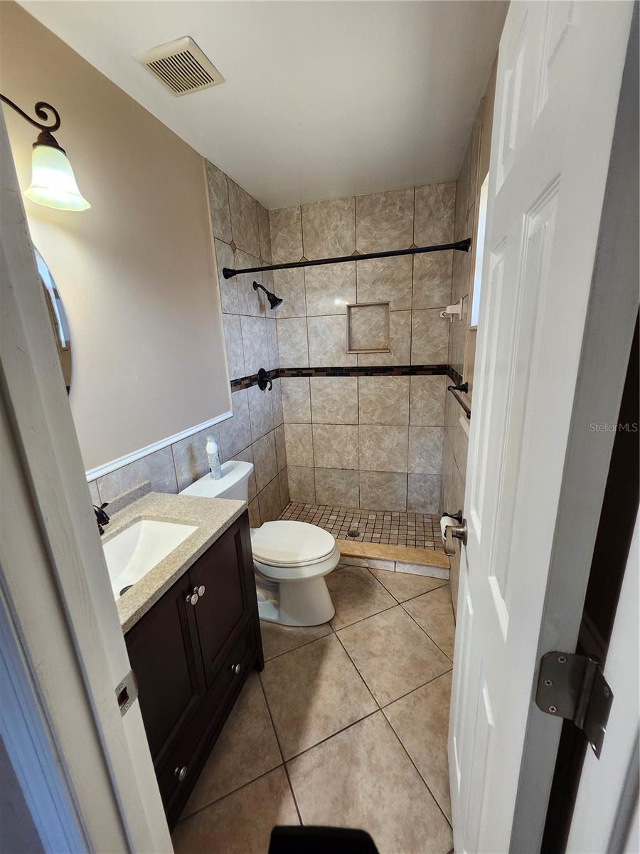 Image 21 of 32 For 812 Kottle Circle S