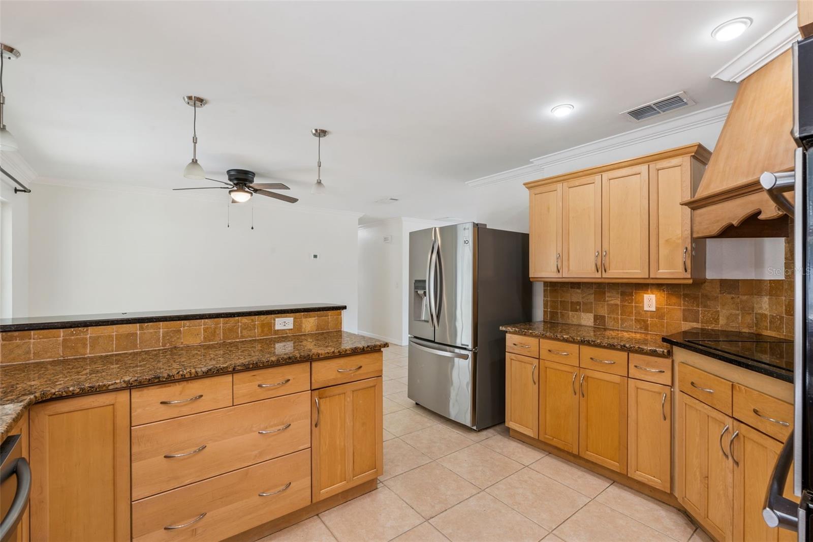 Image 10 of 23 For 2900 Grant Avenue