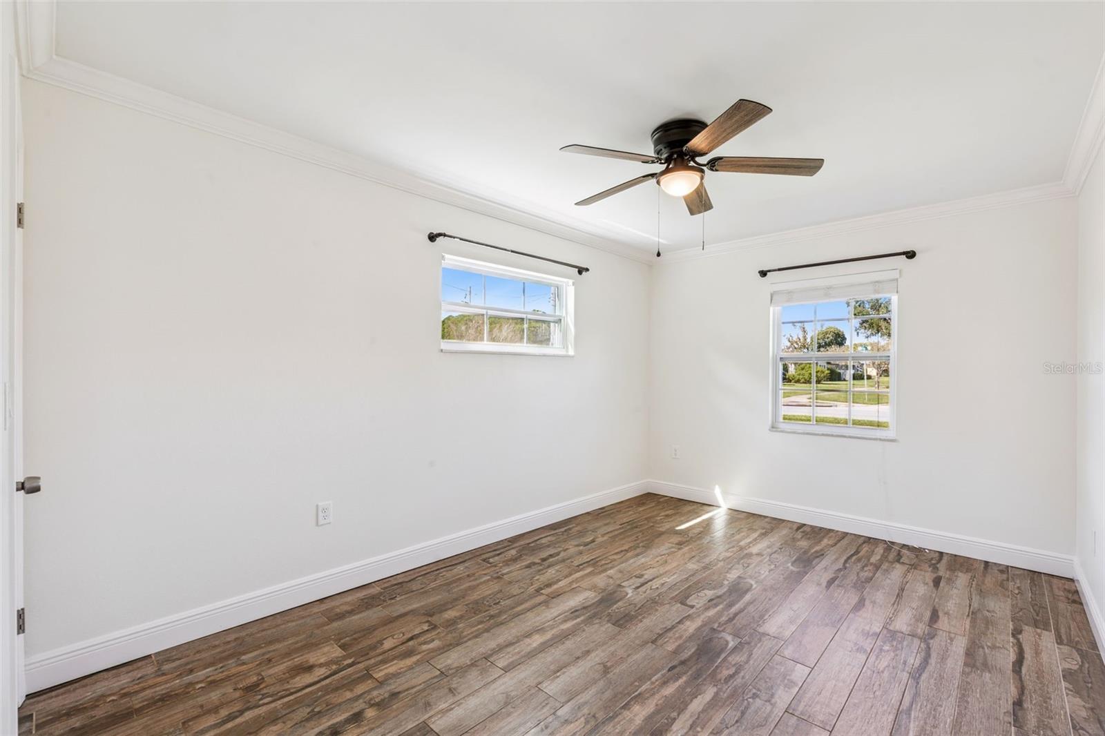 Image 11 of 23 For 2900 Grant Avenue