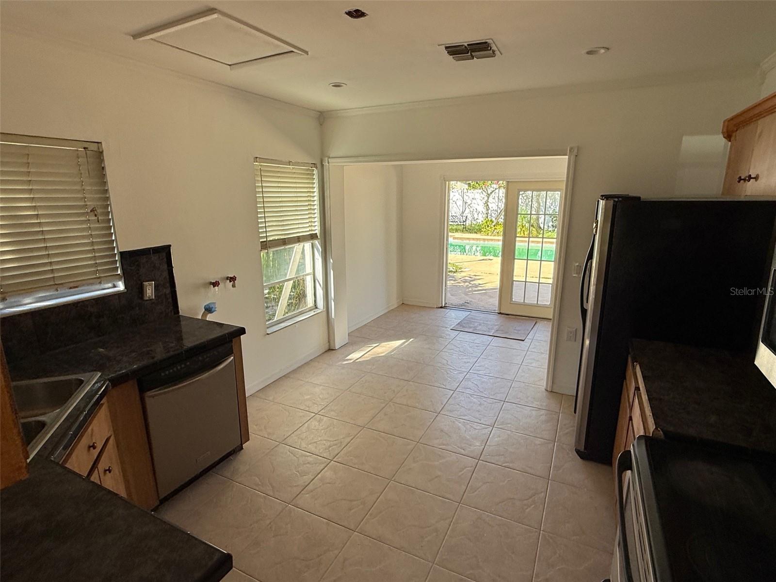 Image 25 of 38 For 1294 Madelena Avenue