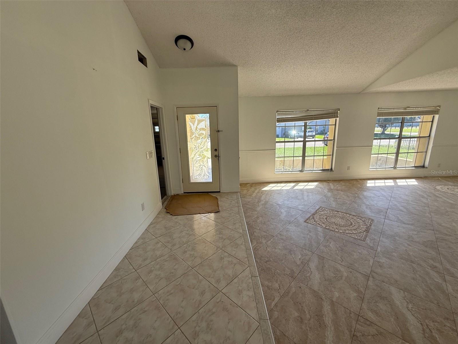 Image 6 of 38 For 1294 Madelena Avenue